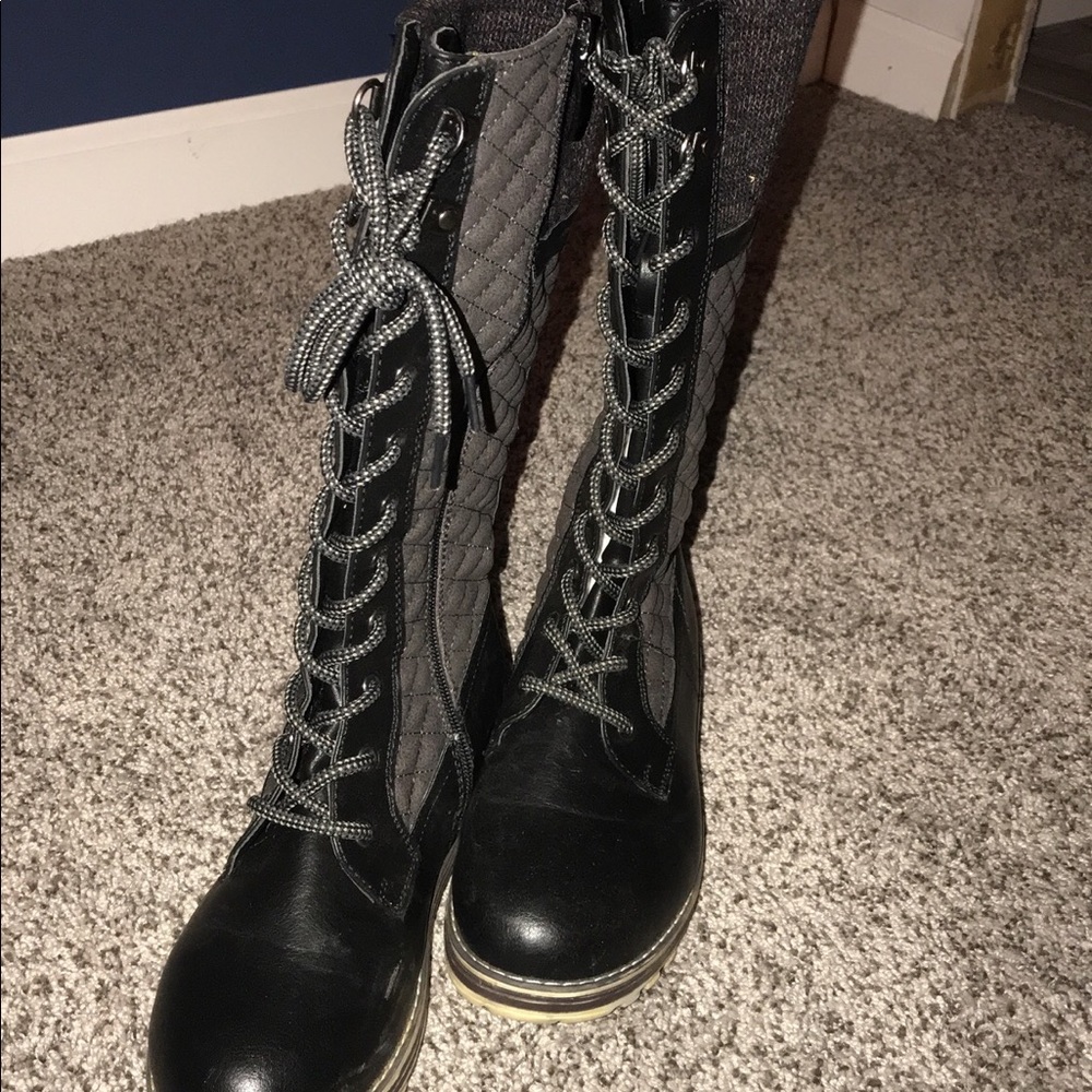 Boots - Picture 3 of 4